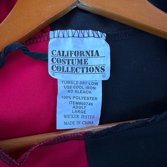 Red and Black Evil Jester/Devil Costume - Picture 12 of 12